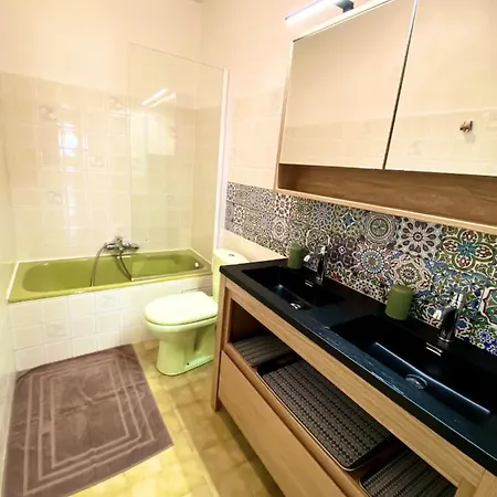 Bastide Du Levant - 50m - Rez De Jardin 2*