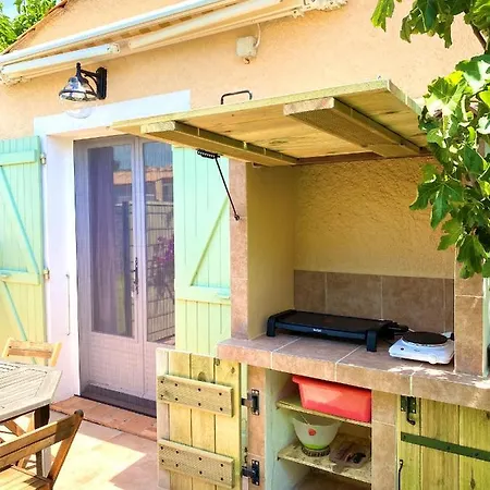 Bastide Du Levant - 50m - Rez De Jardin Bed and breakfast 2*