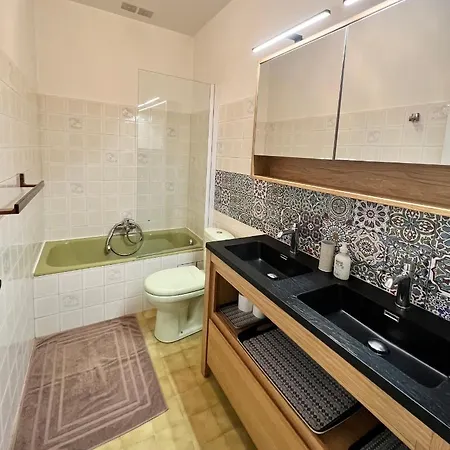 Bastide Du Levant - 50m - Rez De Jardin فندق مبيت وإفطار 2*