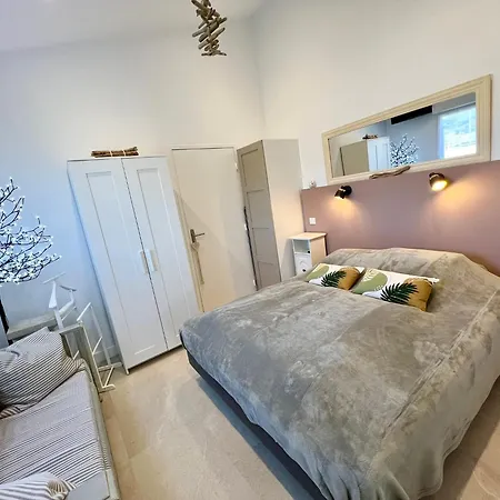 فندق مبيت وإفطار Bastide Du Levant - 50m - Rez De Jardin 2*