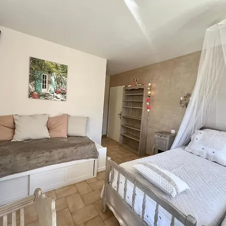 فندق مبيت وإفطار Bastide Du Levant - 50m - Rez De Jardin سانت ماكسيم