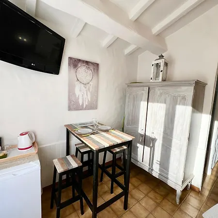Alojamento de Acomodação e Pequeno-almoço Bastide Du Levant - 50m - Rez De Jardin 2*