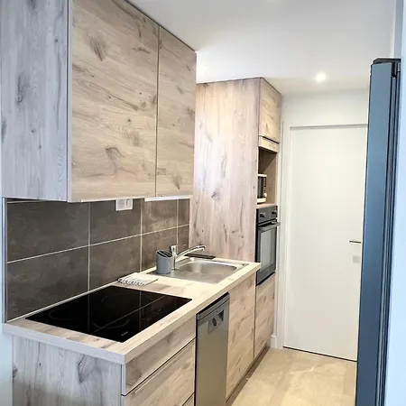 Bastide Du Levant - 50m - Rez De Jardin فندق مبيت وإفطار 2*