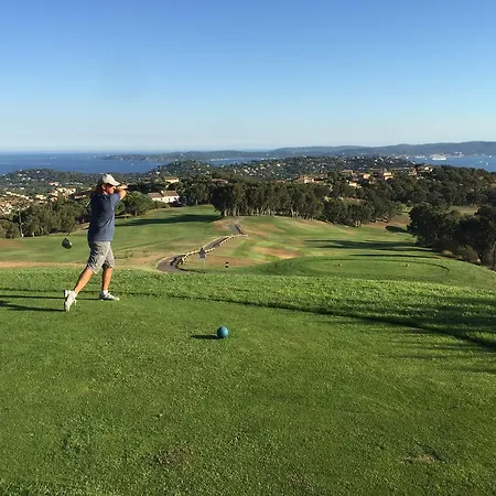 Bastide Du Levant - 50m - Rez De Jardin Bed & Breakfast 2*