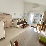 Bastide Du Levant - 50m - Rez De Jardin לינה וארוחת בוקר 2*