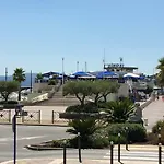 Bastide Du Levant - 50m - Rez De Jardin לינה וארוחת בוקר
