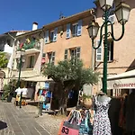 Bastide Du Levant Oda ve Kahvaltı 2*