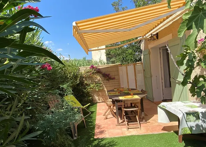 Bastide Du Levant - 50m - Rez De Jardin Bed & Breakfast Sainte-Maxime