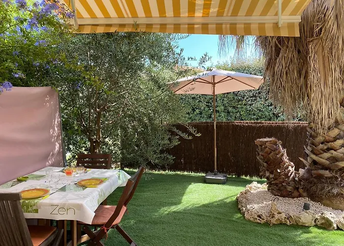 Bastide Du Levant - 50m - Rez De Jardin Bed and breakfast Sainte-Maxime