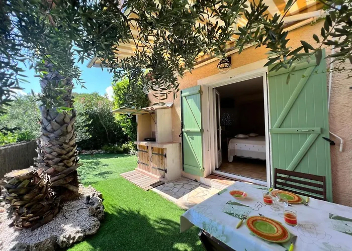 Bed & Breakfast Bastide Du Levant - 50m - Rez De Jardin Sainte-Maxime