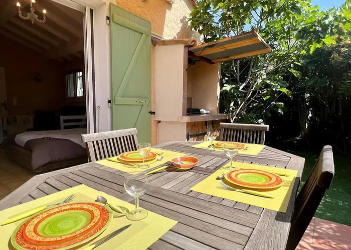 Bastide Du Levant - 50m - Rez De Jardin Bed & Breakfast Sainte-Maxime