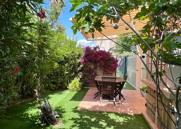 Bed & Breakfast Bastide Du Levant - 50m - Rez De Jardin Sainte-Maxime
