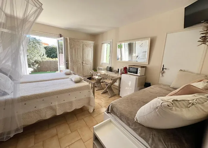 Bastide Du Levant - 50m - Rez De Jardin 2* Sainte-Maxime